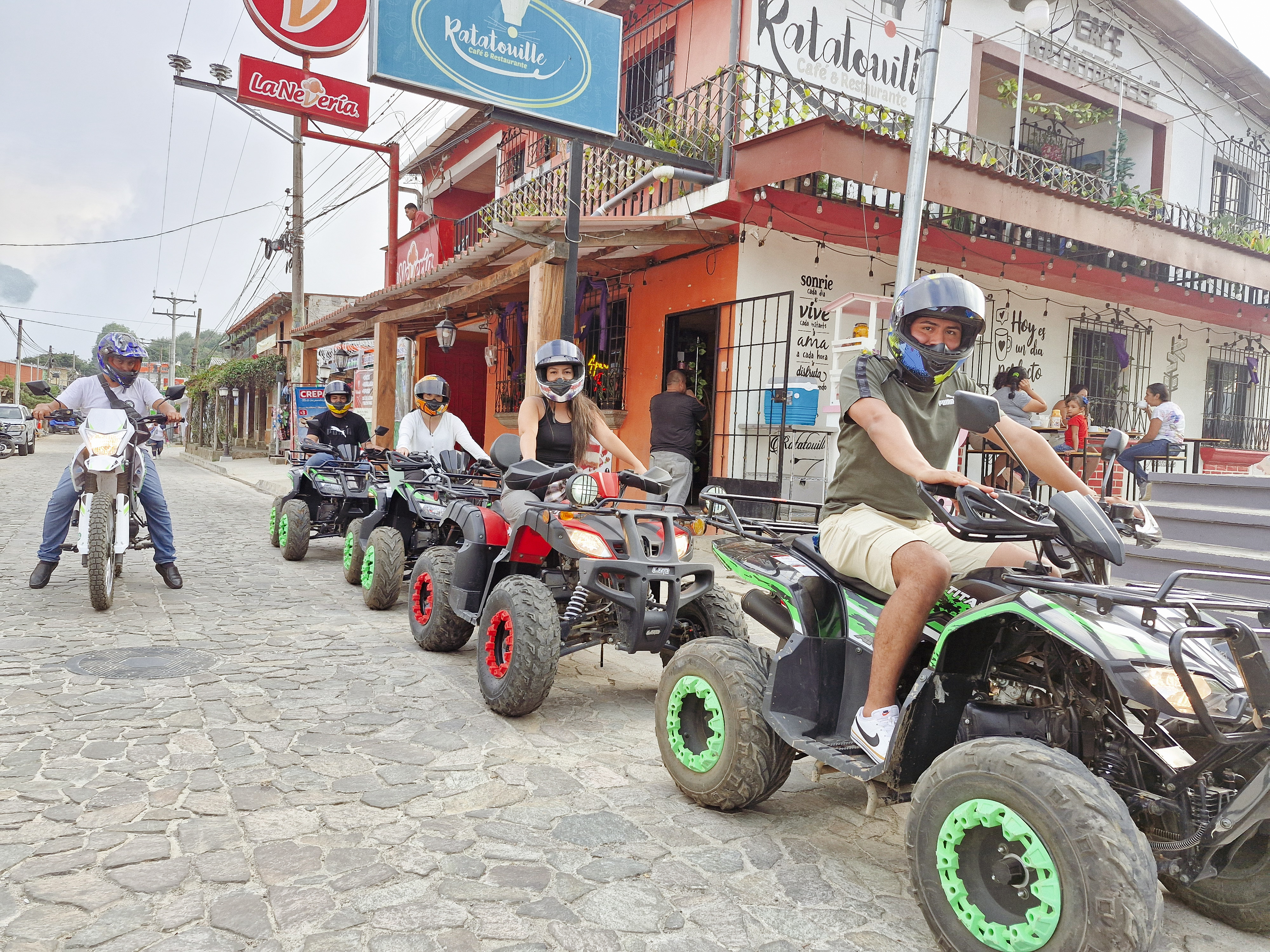 Salida de cuatrimotos desde Ratatouille