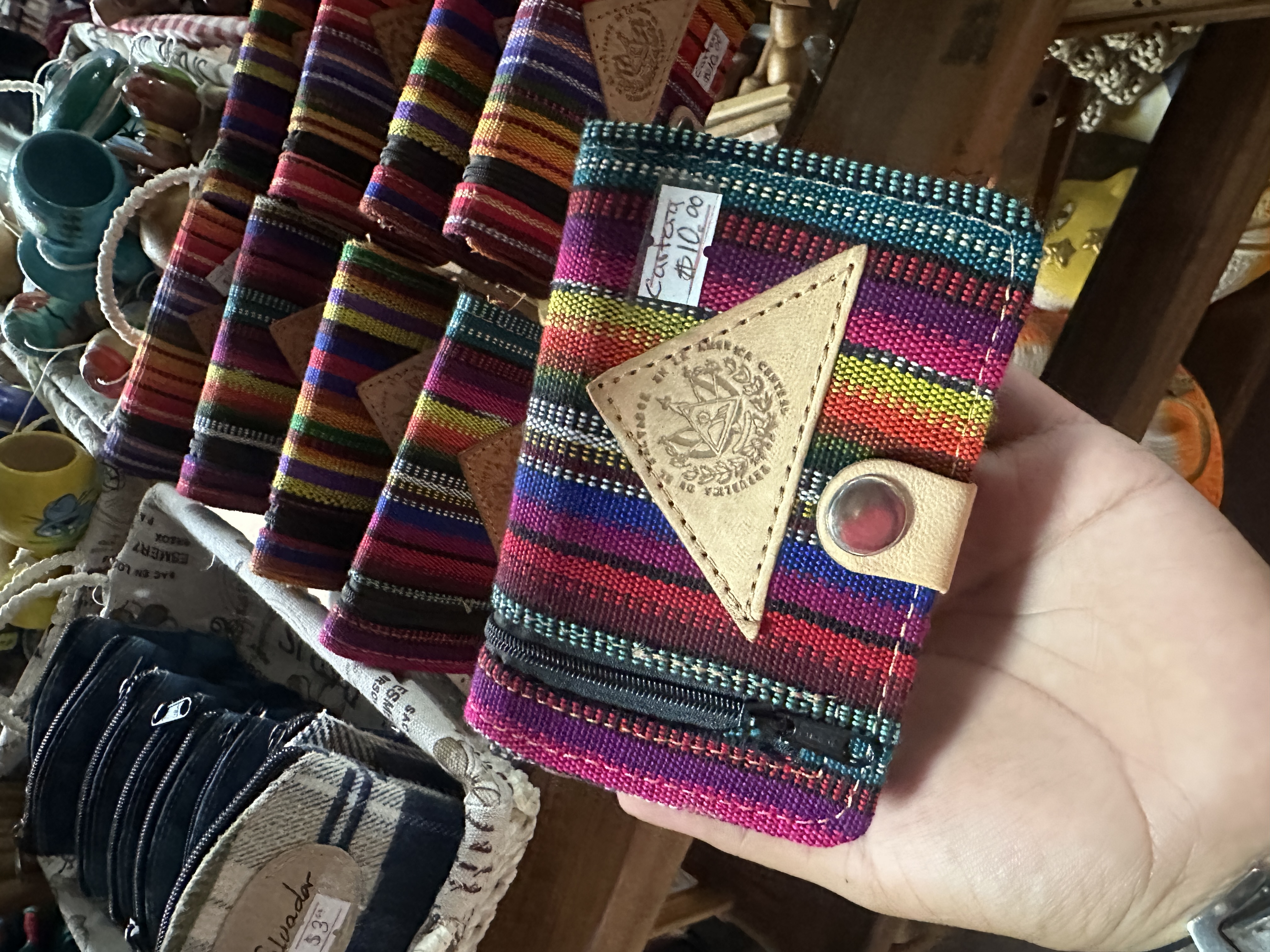 Cartera artesanal salvadoreña