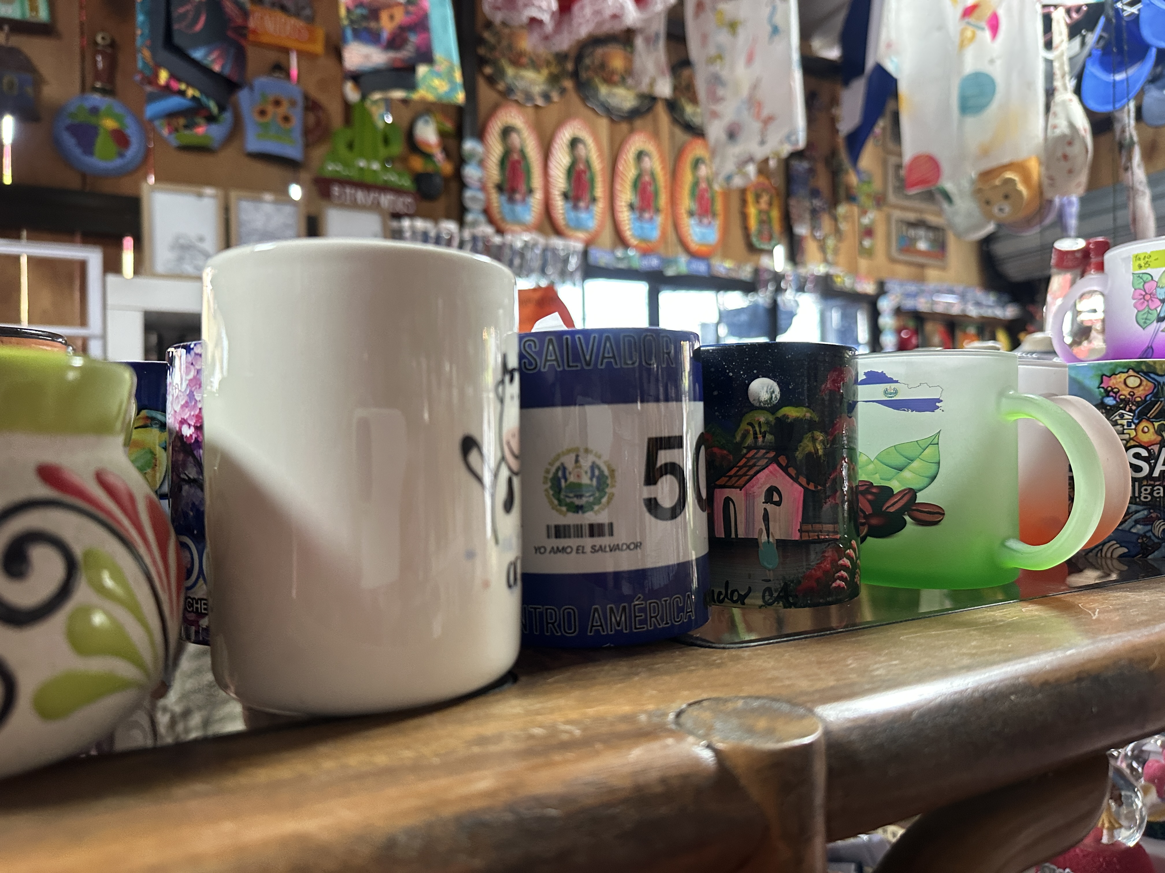 Tazas de recuerdo salvadoreñas
