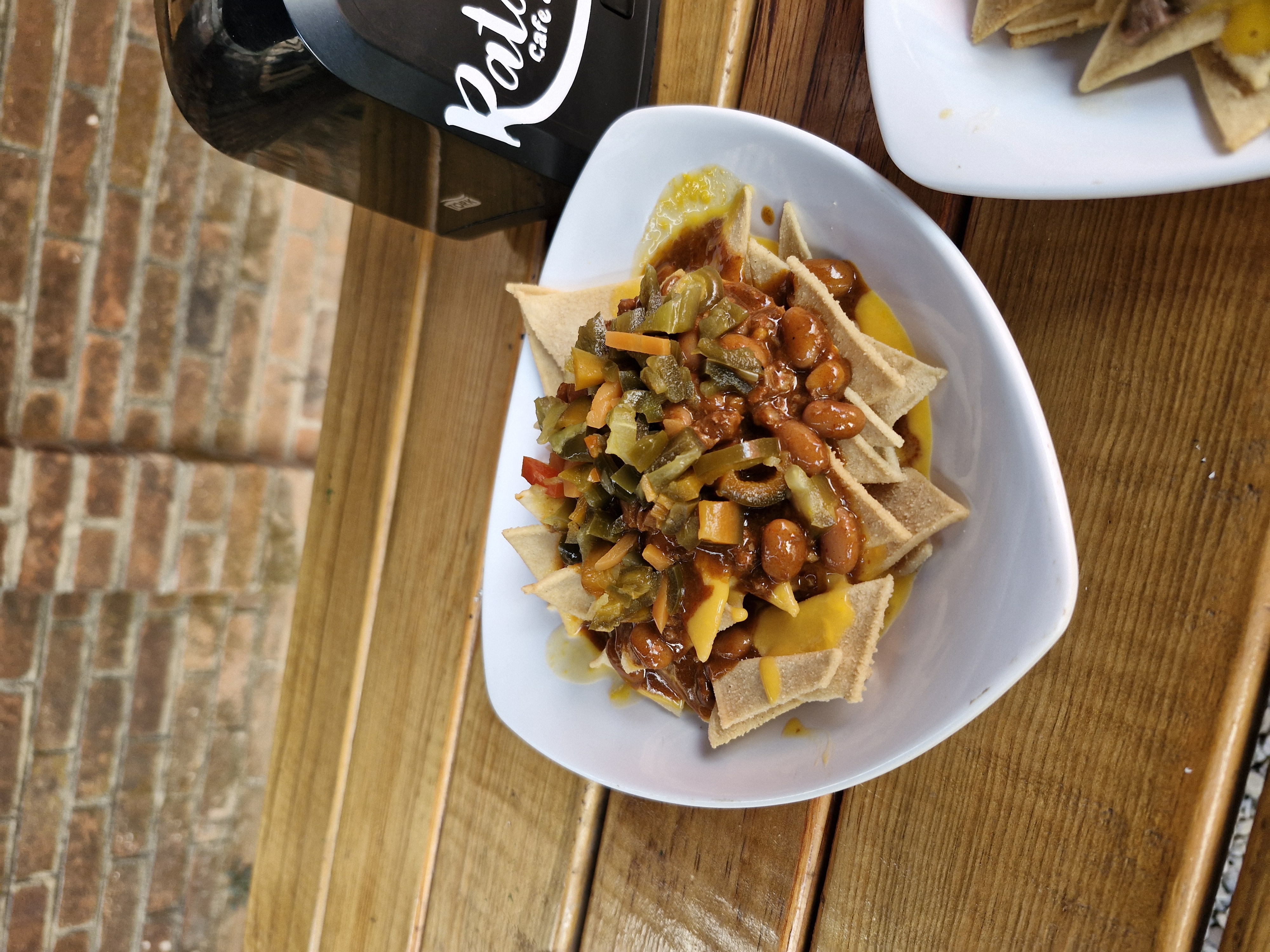 Nachos con frijoles y vegetales