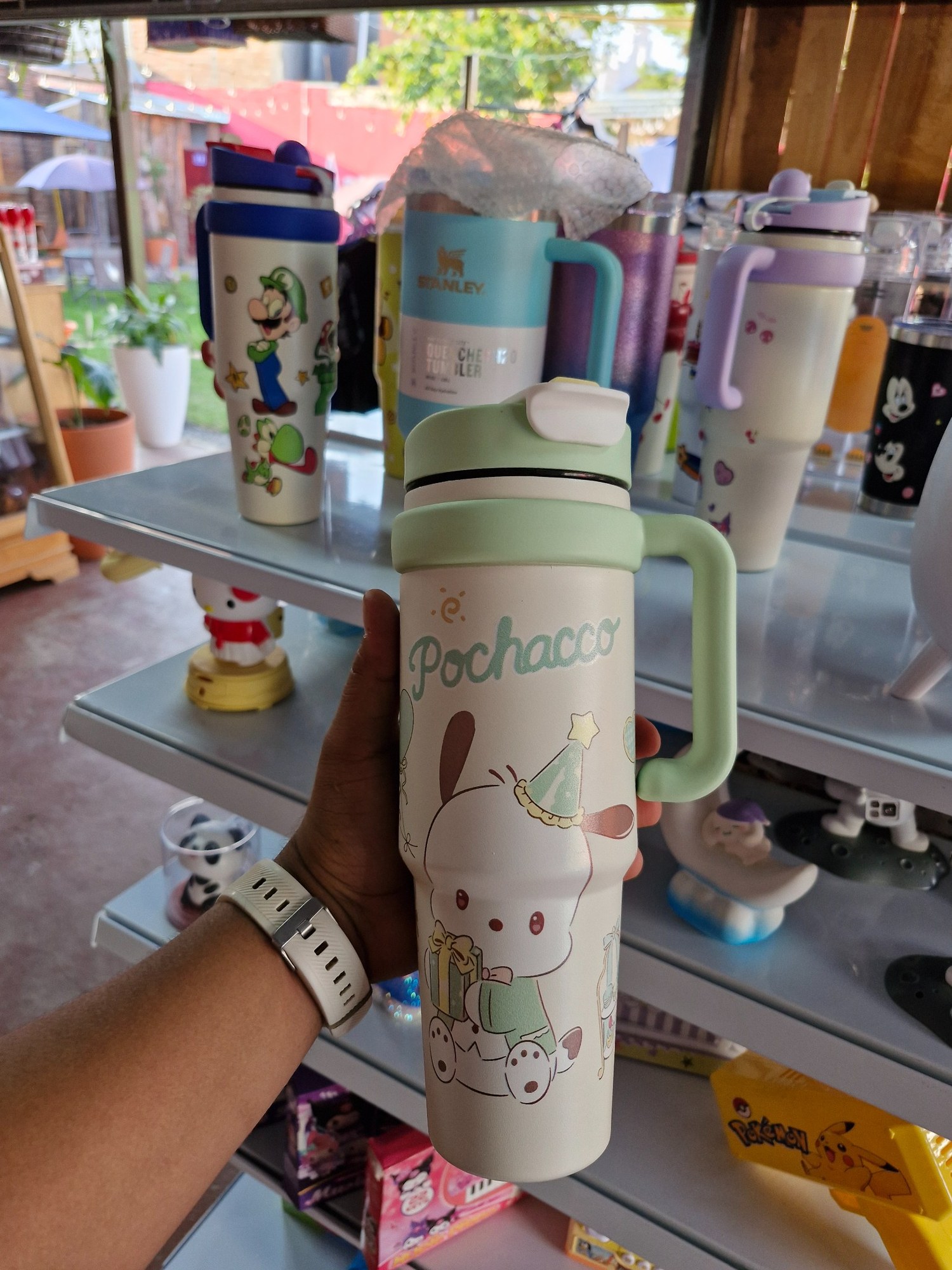 Termos personalizados en tienda de recuerdos de Apaneca